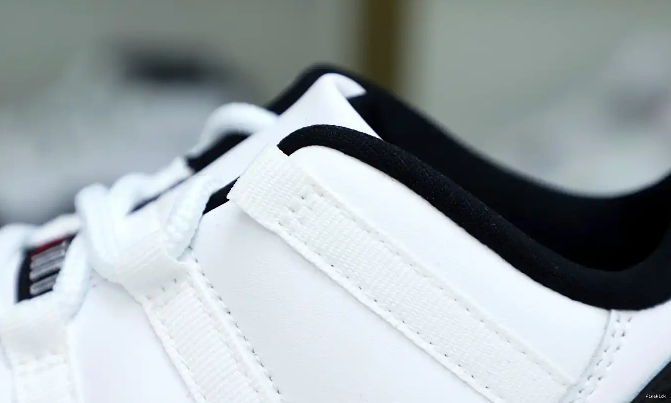 JORDAN 11 LOW AIR WHITE BRED 0505